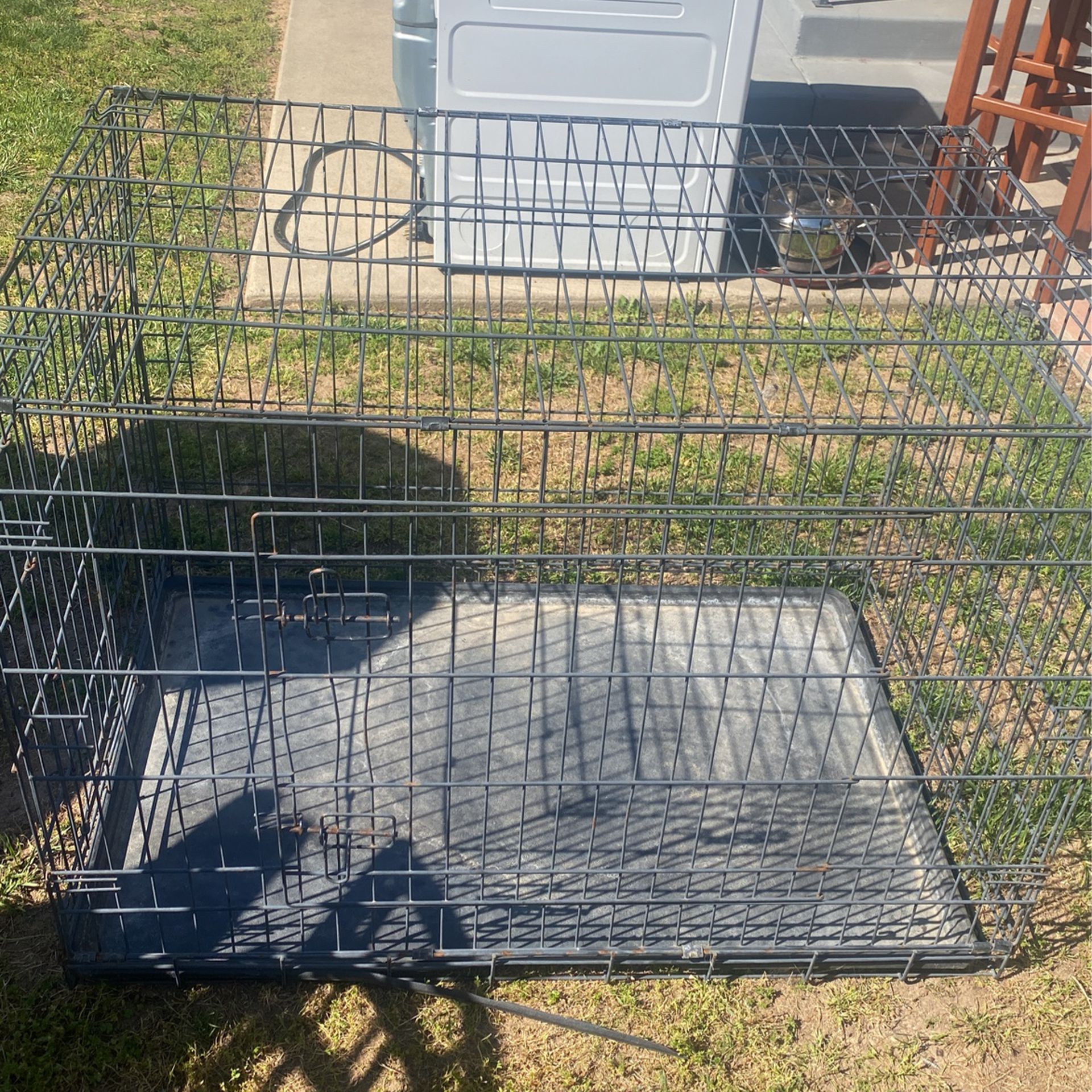 USED DOG CRATE