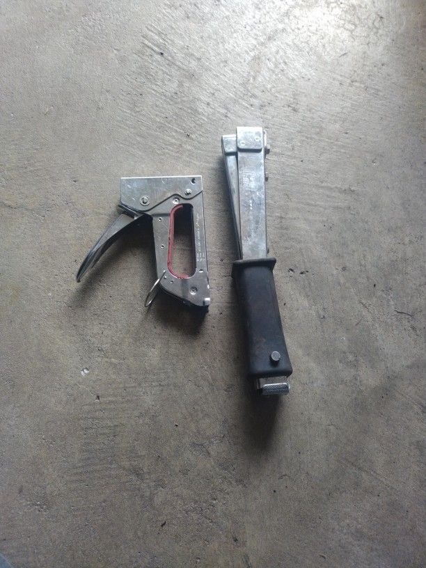Hammer Tacker
