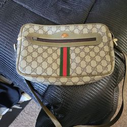 Gucci Cross Bosy