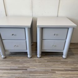 2 SOLID WOOD NIGHTSTANDS OBO