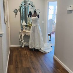 WEDDING DRESS 