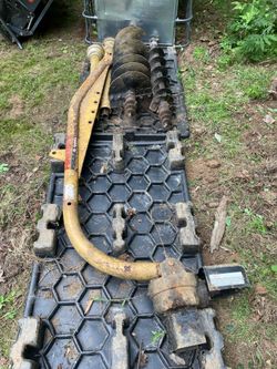 Three point hitch post hole digger