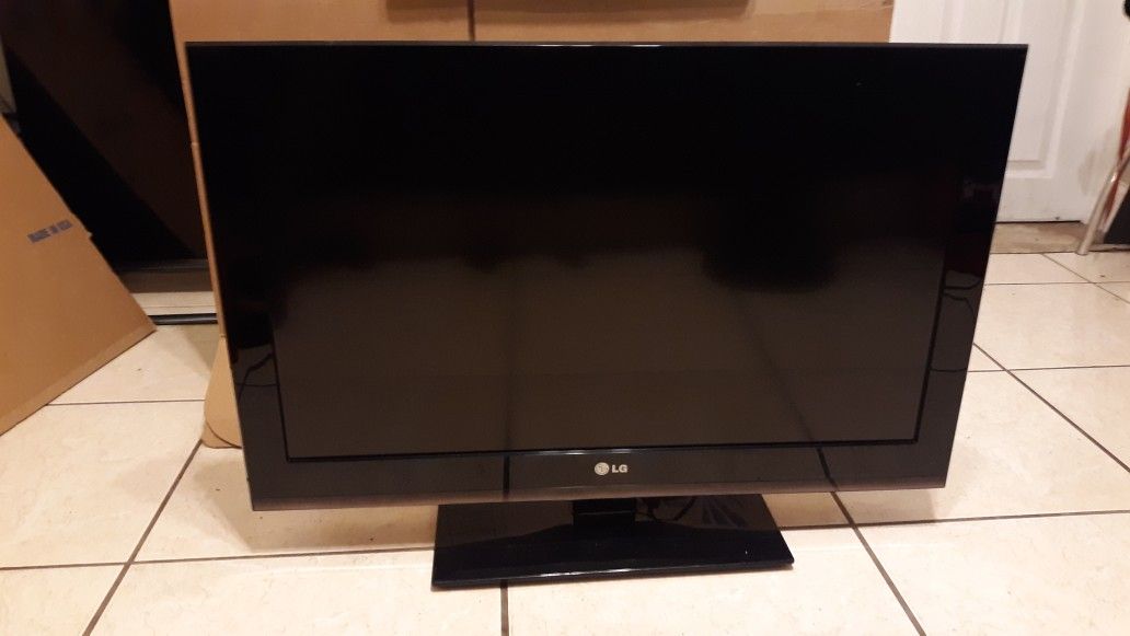 32" LED LG TV