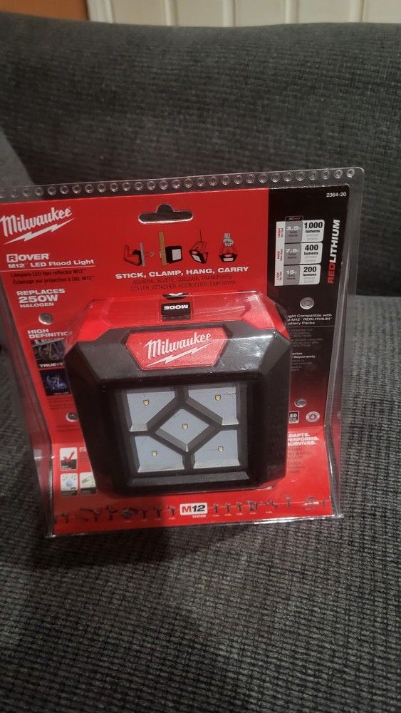 Milwuakee M12 Rover Light