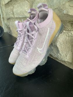 Nike Air VaporMax Flyknit 'Light Arctic Pink'—Size 7 Women’s $35 FIRM