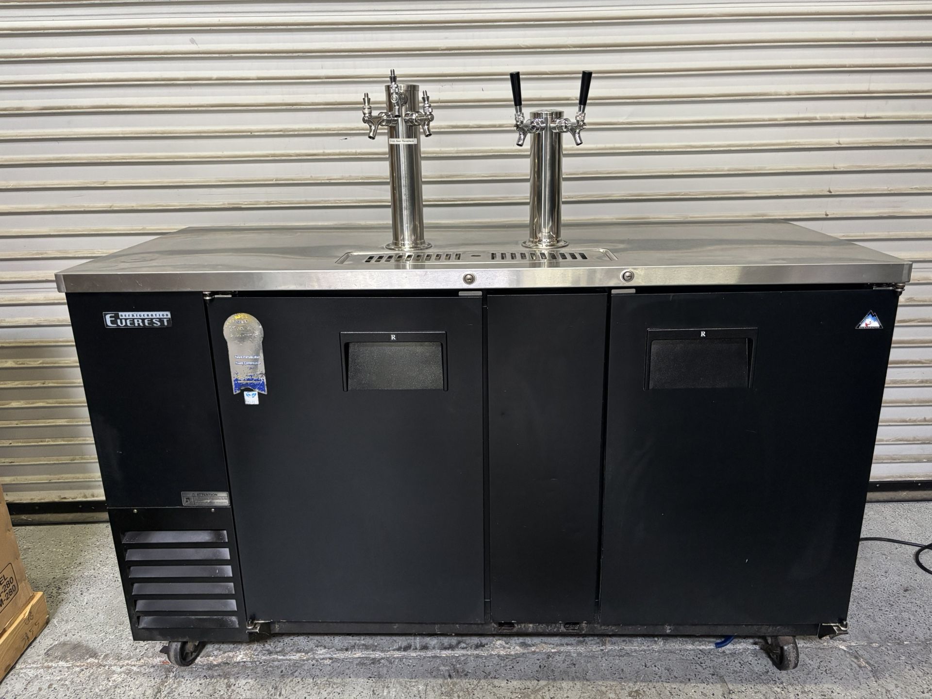 69” Beer Kegerator NSF Direct Draft 2 Door 3 Barrel Everest Bar Restaurant 2 Tower 5 Tap Cooler Refrigerator