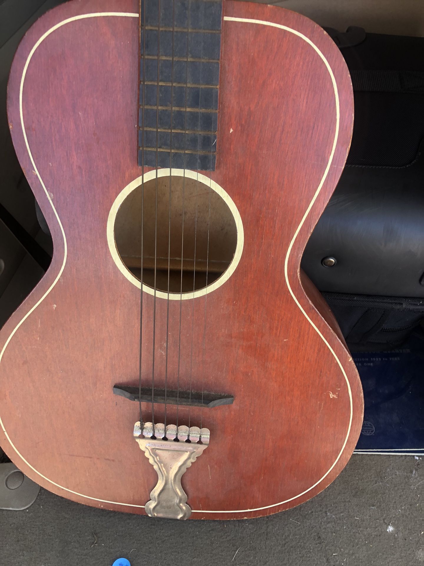 1940 Acoustic Guitar