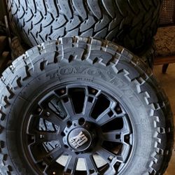 Toyo Mud Terrains & XDs 06 Dodge 2500