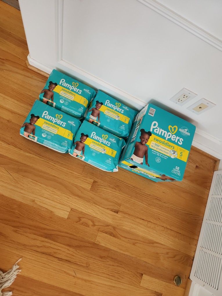 134 Pampers Swaddlers Diapers Size 5 Factory Sealed