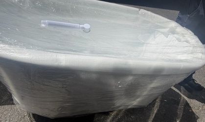 BRAND NEW FREESTANDING BATHTUB