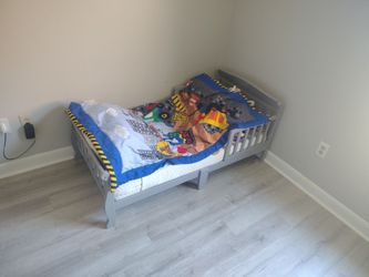 Child's nice bed frame w memory foam serta matteress fall proof