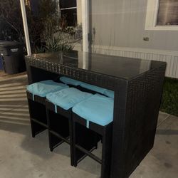 Outdoor Dinning Table  with trash 