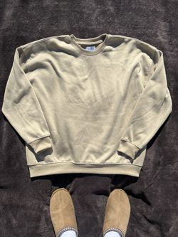 Crewnecks & Zip Up