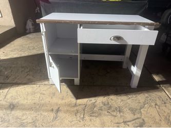 Kids desk