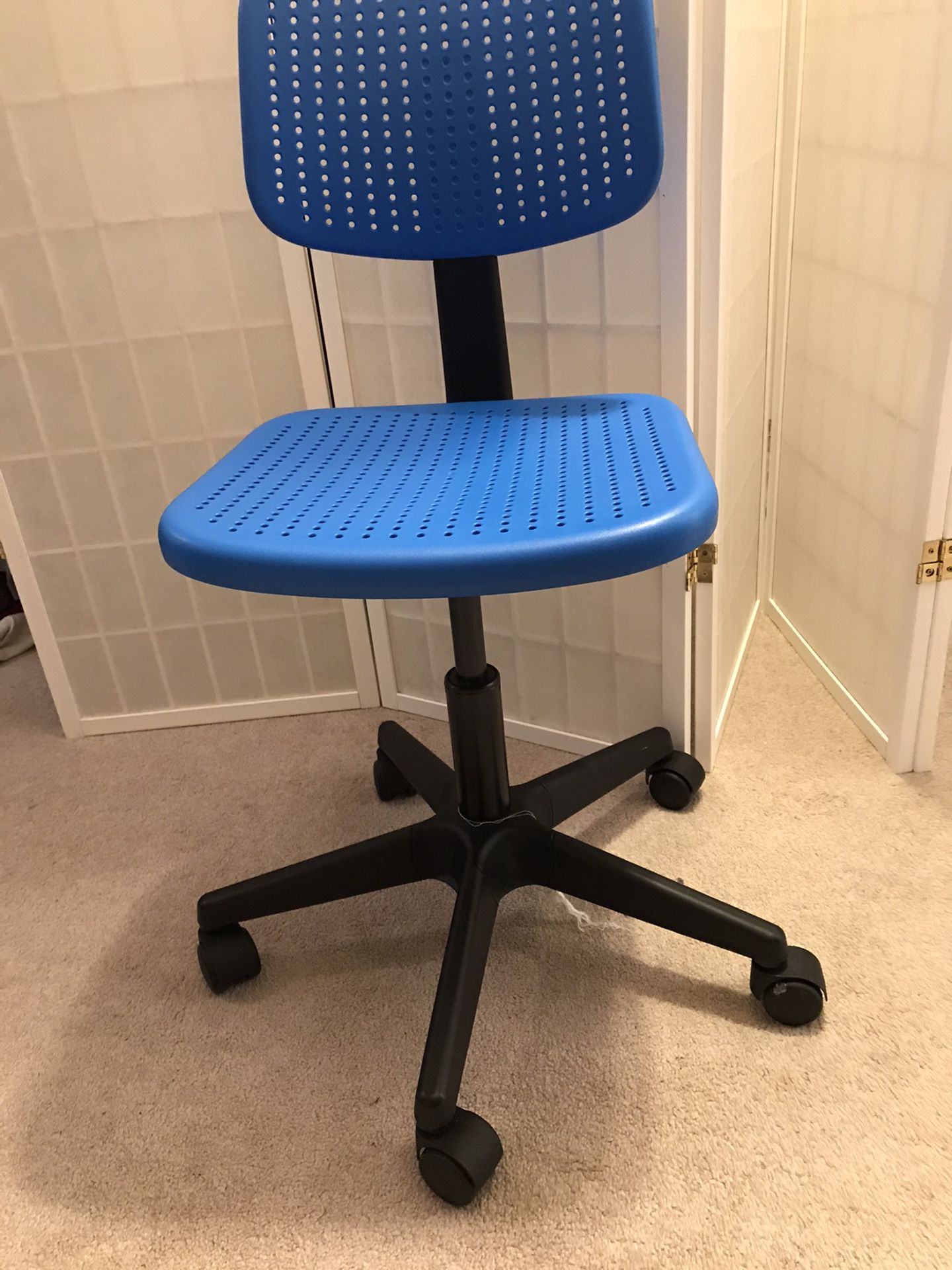 Kids Adjustable Desk Chair