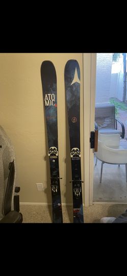 Atomic Skis with Bindings
