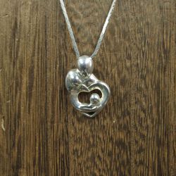 18 Inch Sterling Silver Family Hugging Heart Pendant Necklace