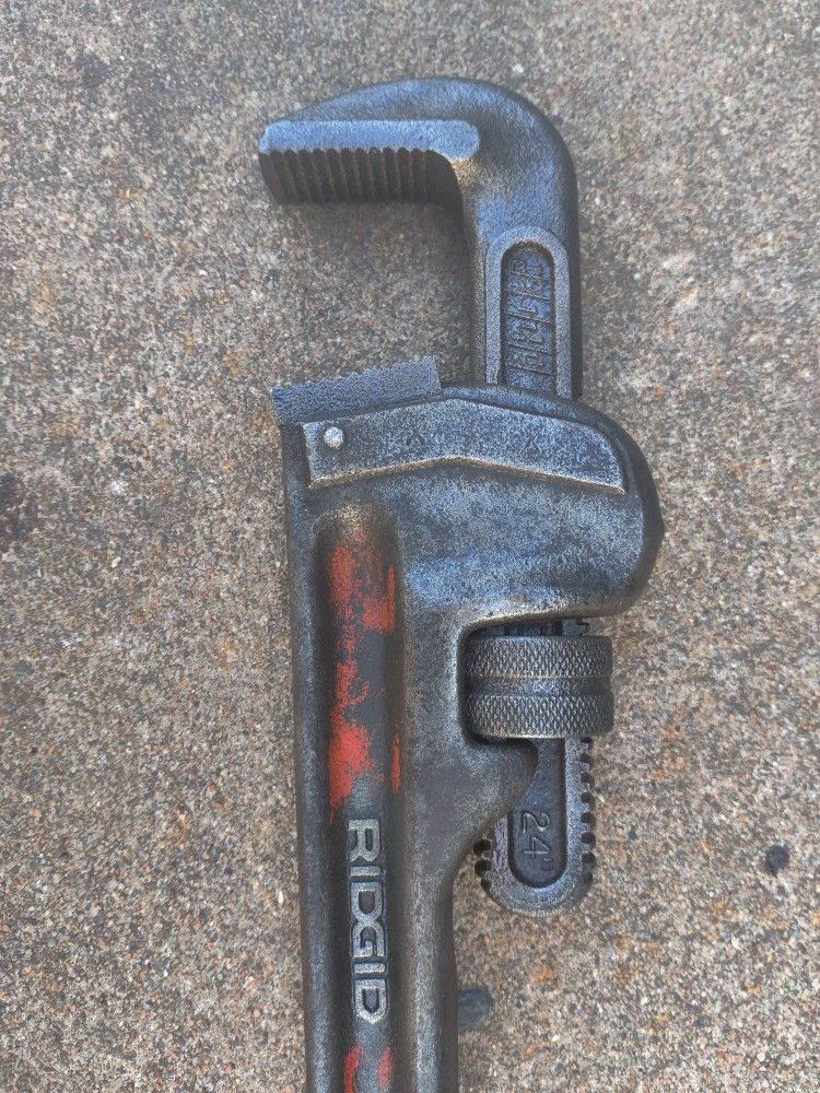 Rigid 24" Pipe Wrench Teeth R Very Good Everything Works Smooth 40$