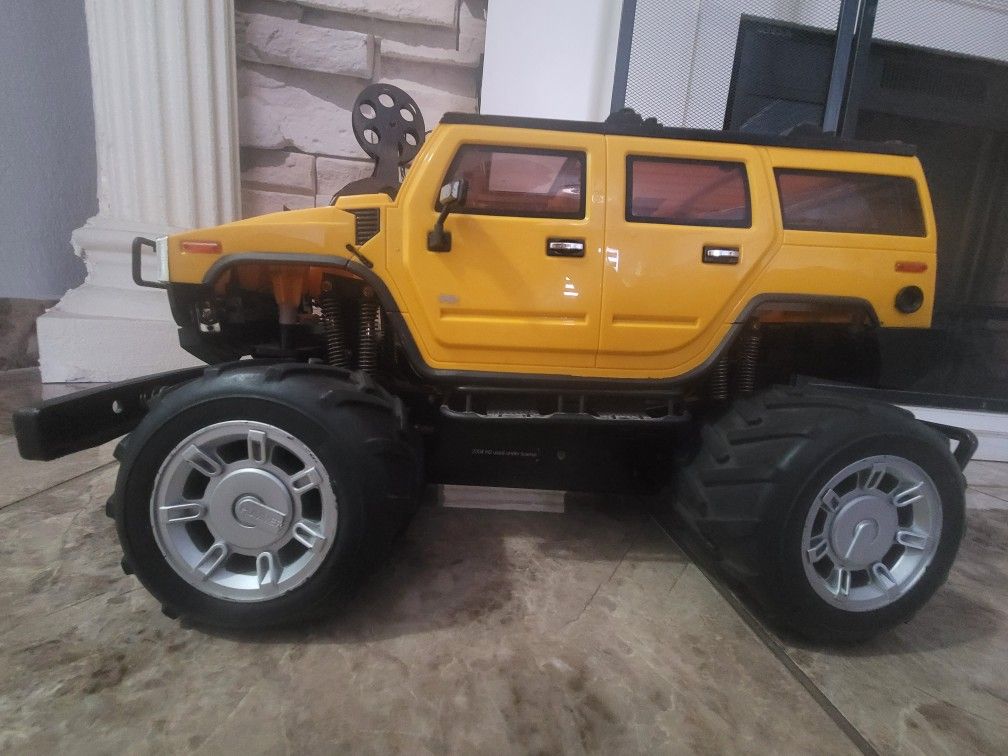 Vintage Heavy Duty 1:10 Scale Radio Shack Hummer H2 RC truck