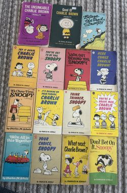 Lot Of 15 Vintage Peanuts Comic Strip Books