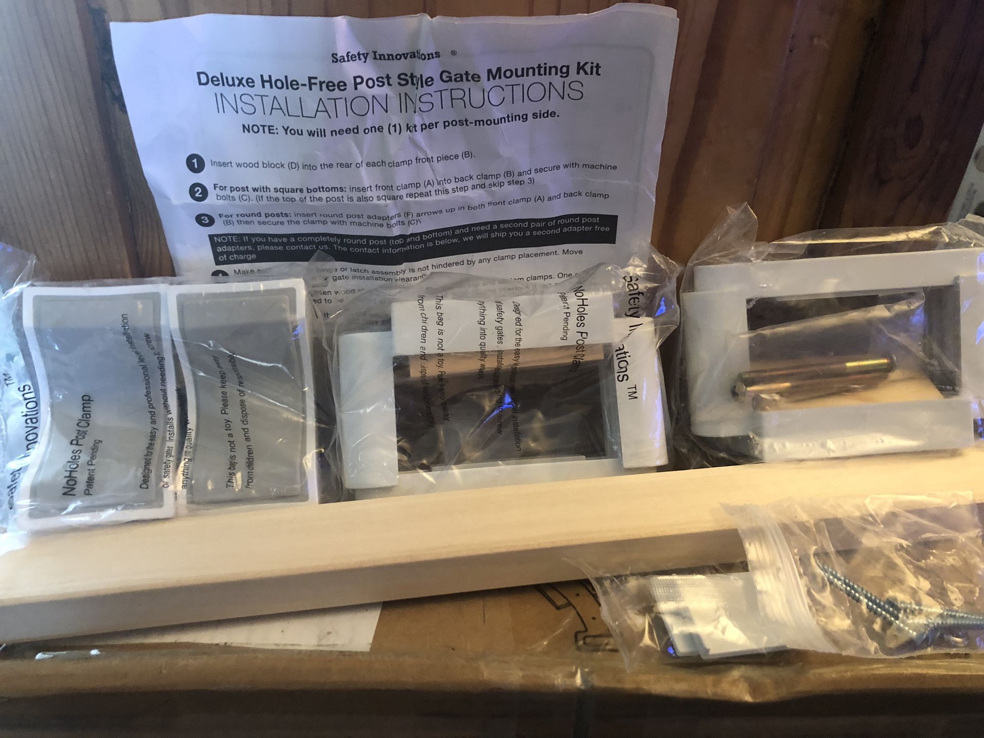 Safety Innovations No Hole Stairway Baby Gate Mounting Kit - Fits Posts from 2 3/4 inches to 3 5/8 inches Wide with Square or Round Tops - No Adhesive