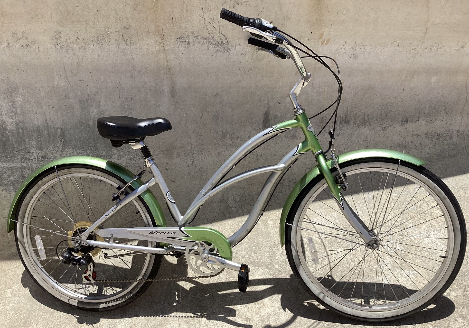 ELECTRA CRUISER BIKE 7 SPEED