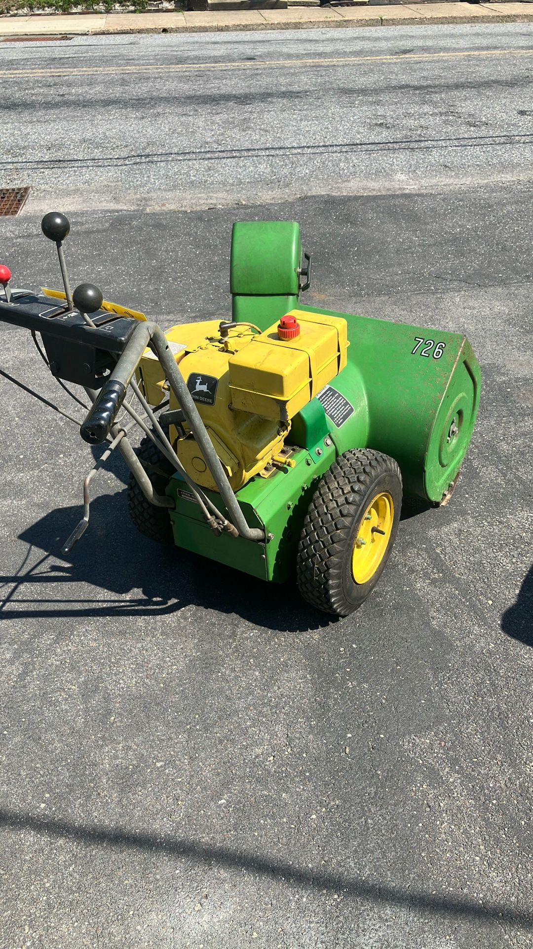 John Deere 726 Snow Blower