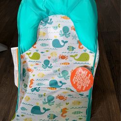 Compact toilet seat for small children and portable cleaning stand