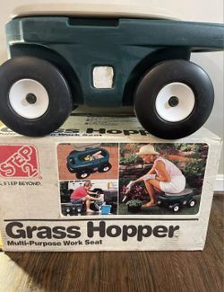 Step 2 Garden Cart Grass Hopper 
