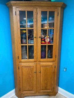 Solid wood corner display cabinet