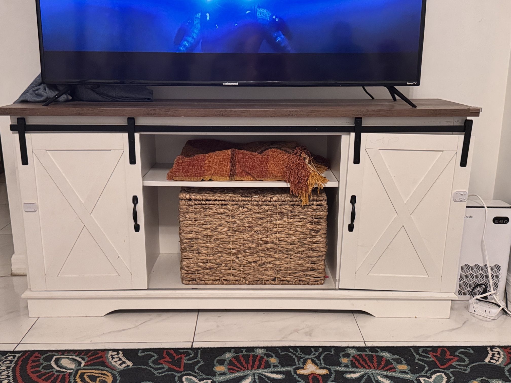 Set TV Standing And Bookshelf 