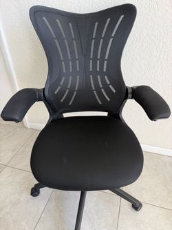 Black Mesh Ergonomic Office Chair