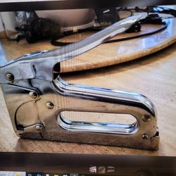Arrow T-18 Stapler 