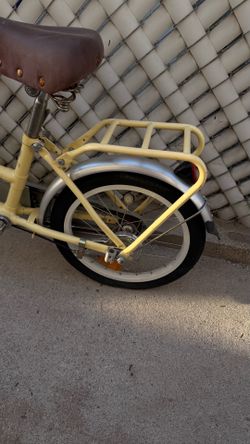 Kids yellow beach cruiser