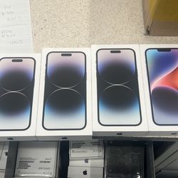 BRAND NEW IPHONES GOING FROM 10$-60$ (MUST HAVE VERIZON OR AT&T)