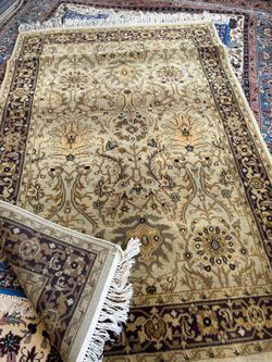 4x6 feet vintage Handmade Turkish rug