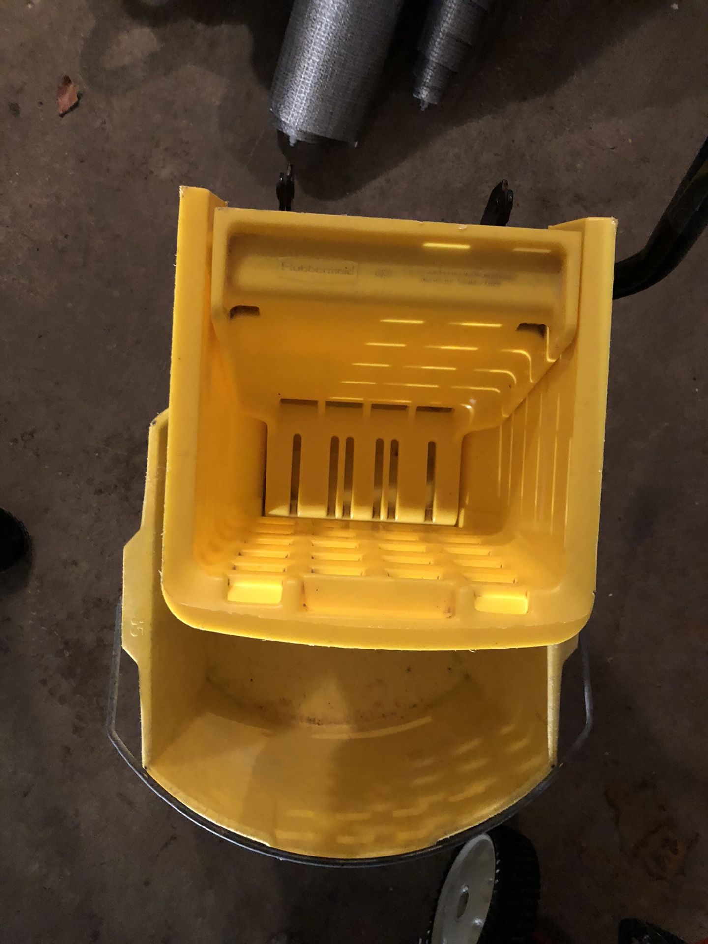 Rubbermaid Mop Bucket With Wringer