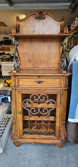 Bar/wine hutch
