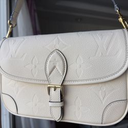 LOUIS VUITTON Diane 