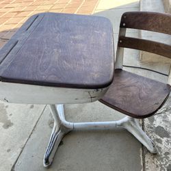 ,,,, VINTAGE ANTIQUE KIDS DESK ,,, MID CENTURY 50’s