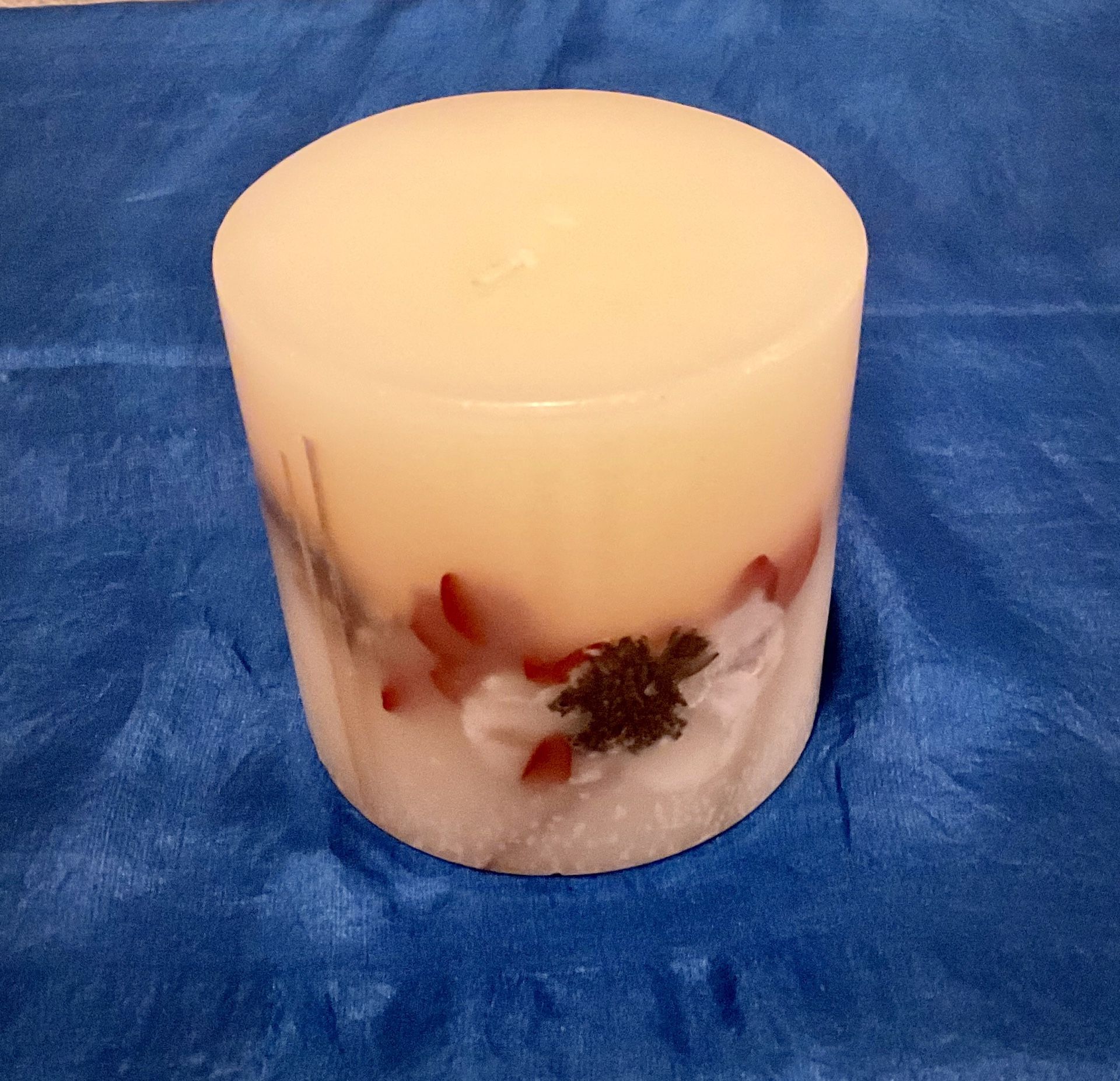 Round Botanical Candle