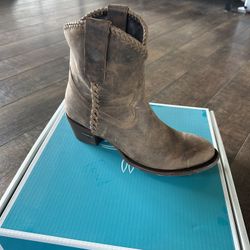 Lane Women’s Boots