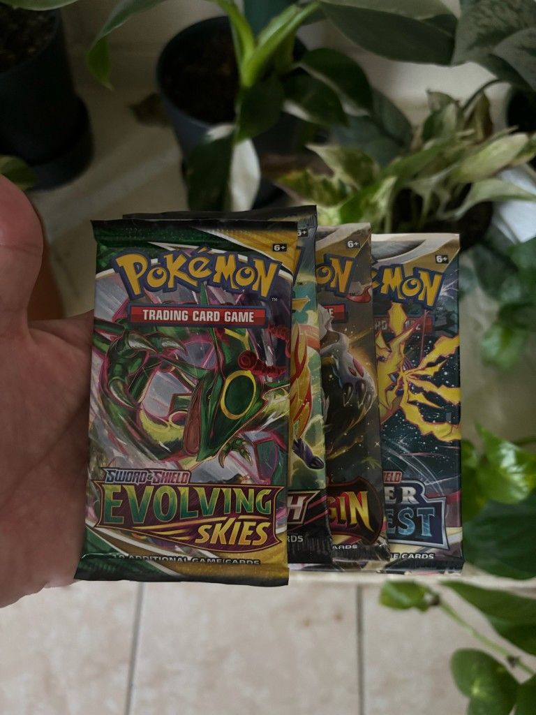 Pokemon Booster Packs Sword And Shield Evolving Skies,  Silver Tempest, Lost Origin , Crown Zenith 