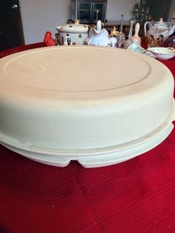 Vintage Tupperware Vegetable & Dip Serving Tray – $20