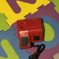 Milwaukee Charger 18 And 12 Volts 
