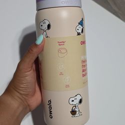 Snoopy Water Bottoe / Owala / Flask