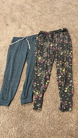 2 pairs women’s pajama pants