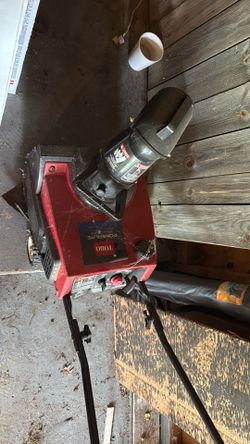 Toro gas powered snow thrower $100 obo University Heights OH