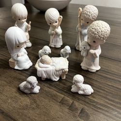 Precious Moments Nativity Set (Collectors)