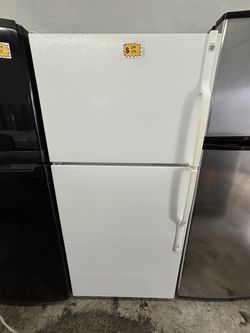 GE 30” TOP AND BOTTOM REFRIGERATOR 